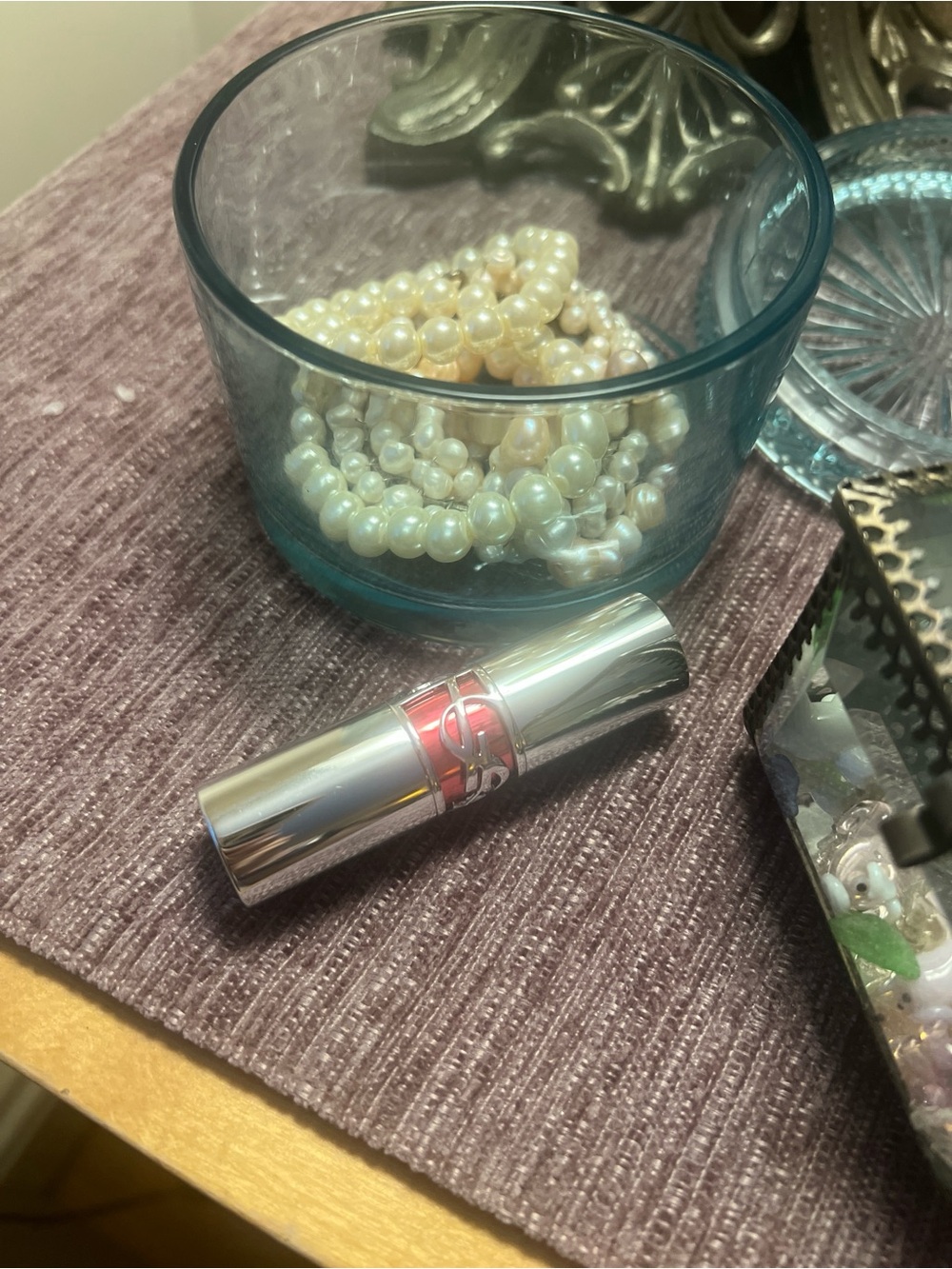 Yves Saint Laurent Rouge Volupté Candy Glaze Double Care Balm - Red Thrill - Picture 4 of 10